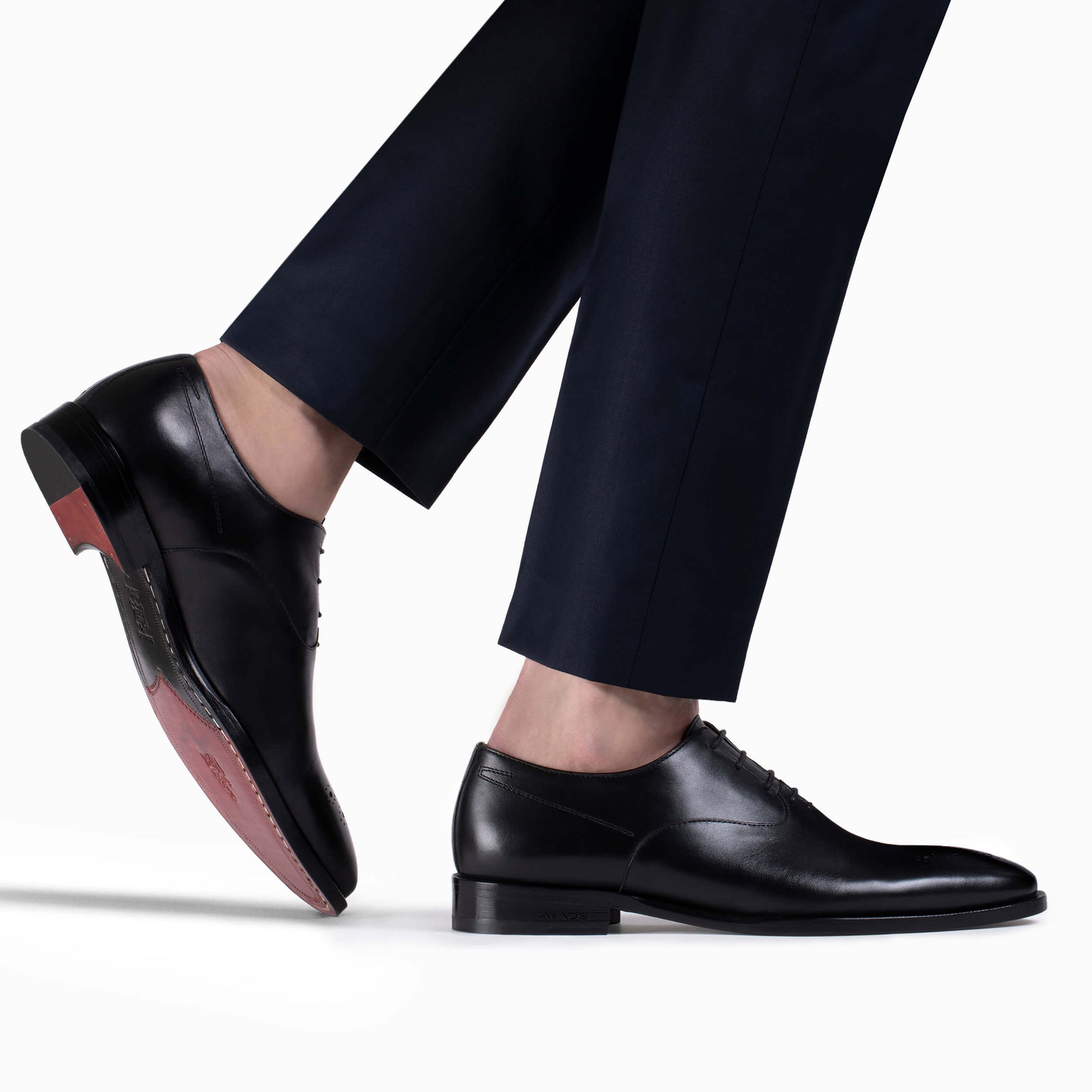 Սև օքսֆորդներ բնական կաշվից