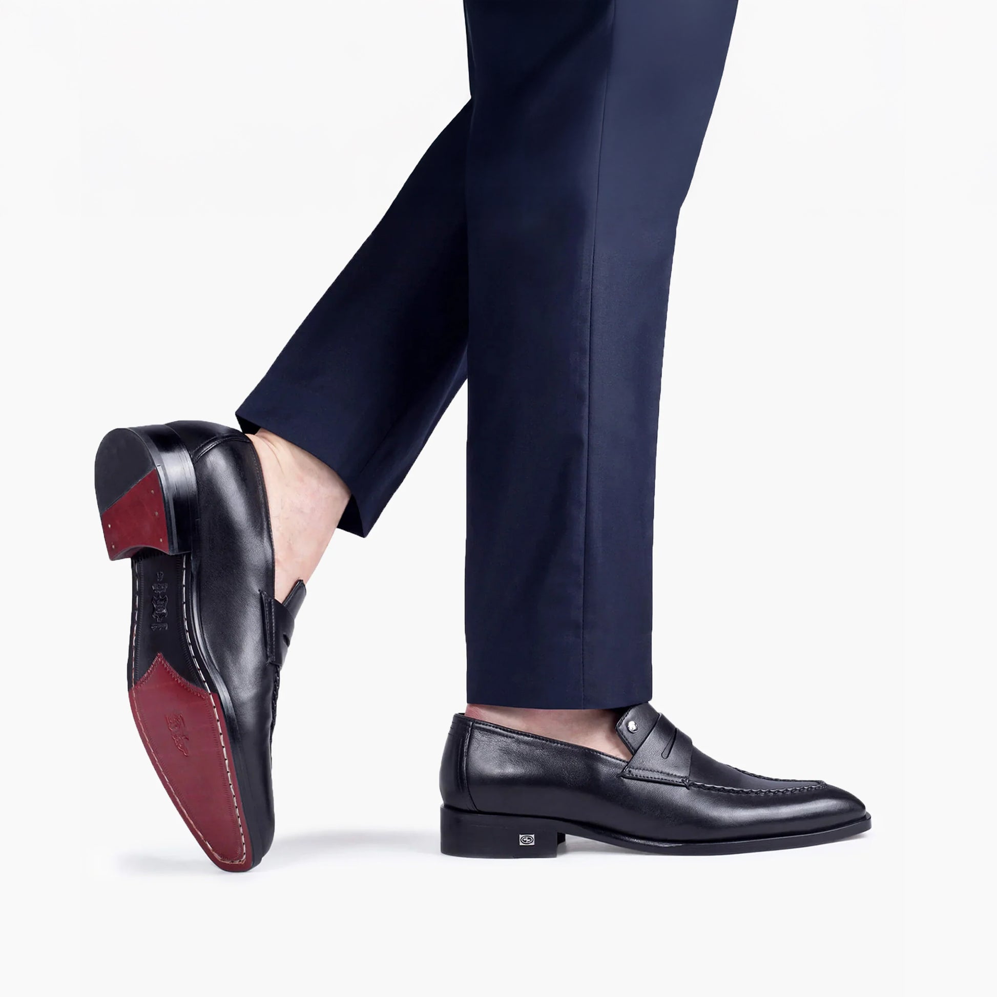 Դասական սև լոֆերներ