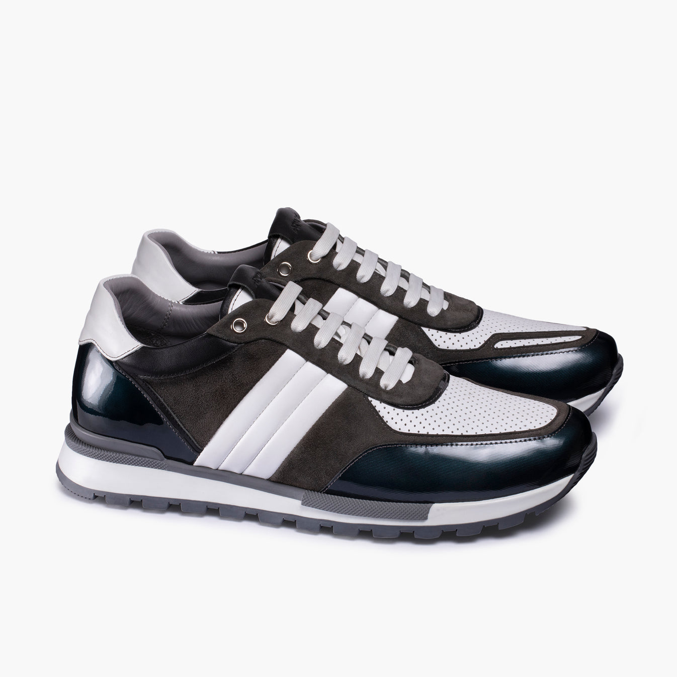 Սպորտայիններ տարբեր կաշիների համադրությամբ