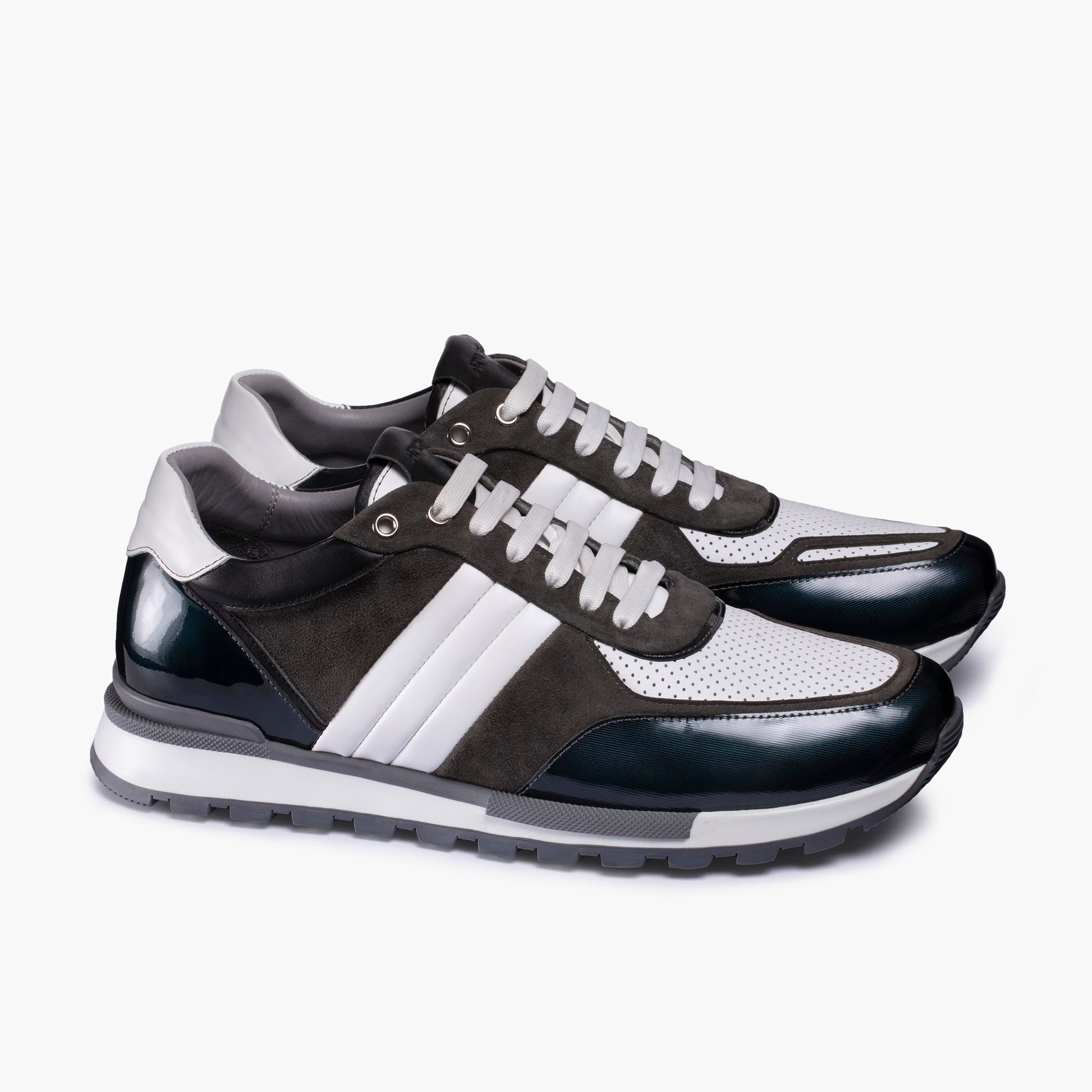 Սպորտայիններ տարբեր կաշիների համադրությամբ