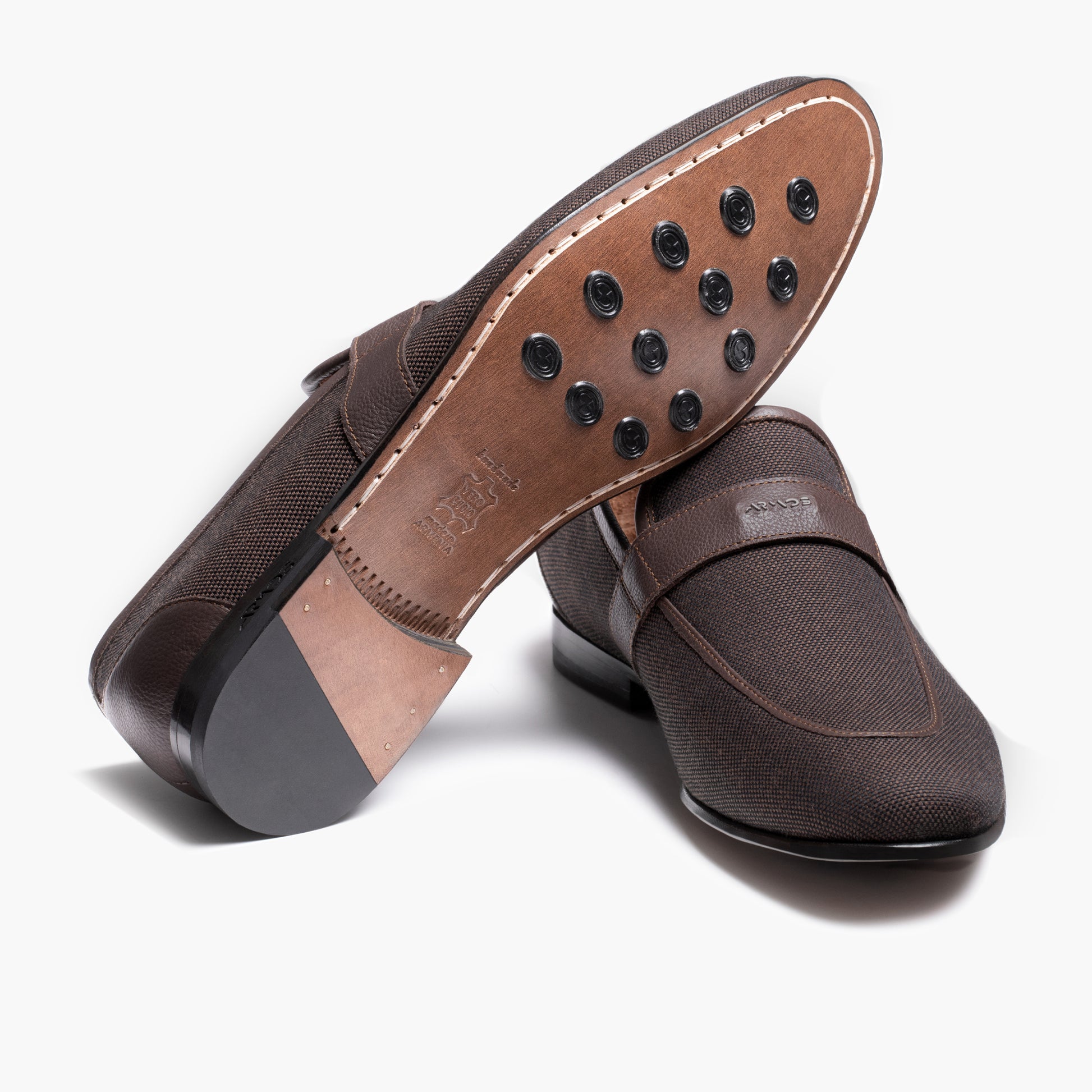 Շագանակագույն լոֆեր վուշաթելից