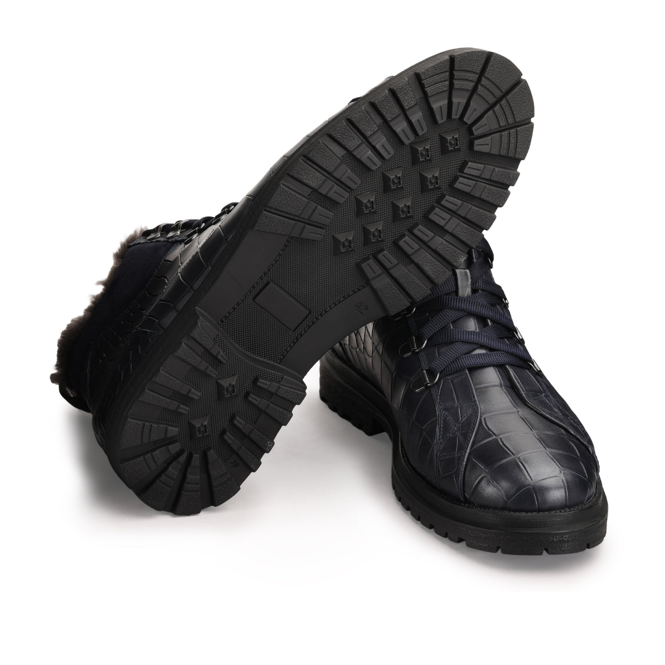 Մորթիով կապույտ երկարաճիտ կոշիկներ