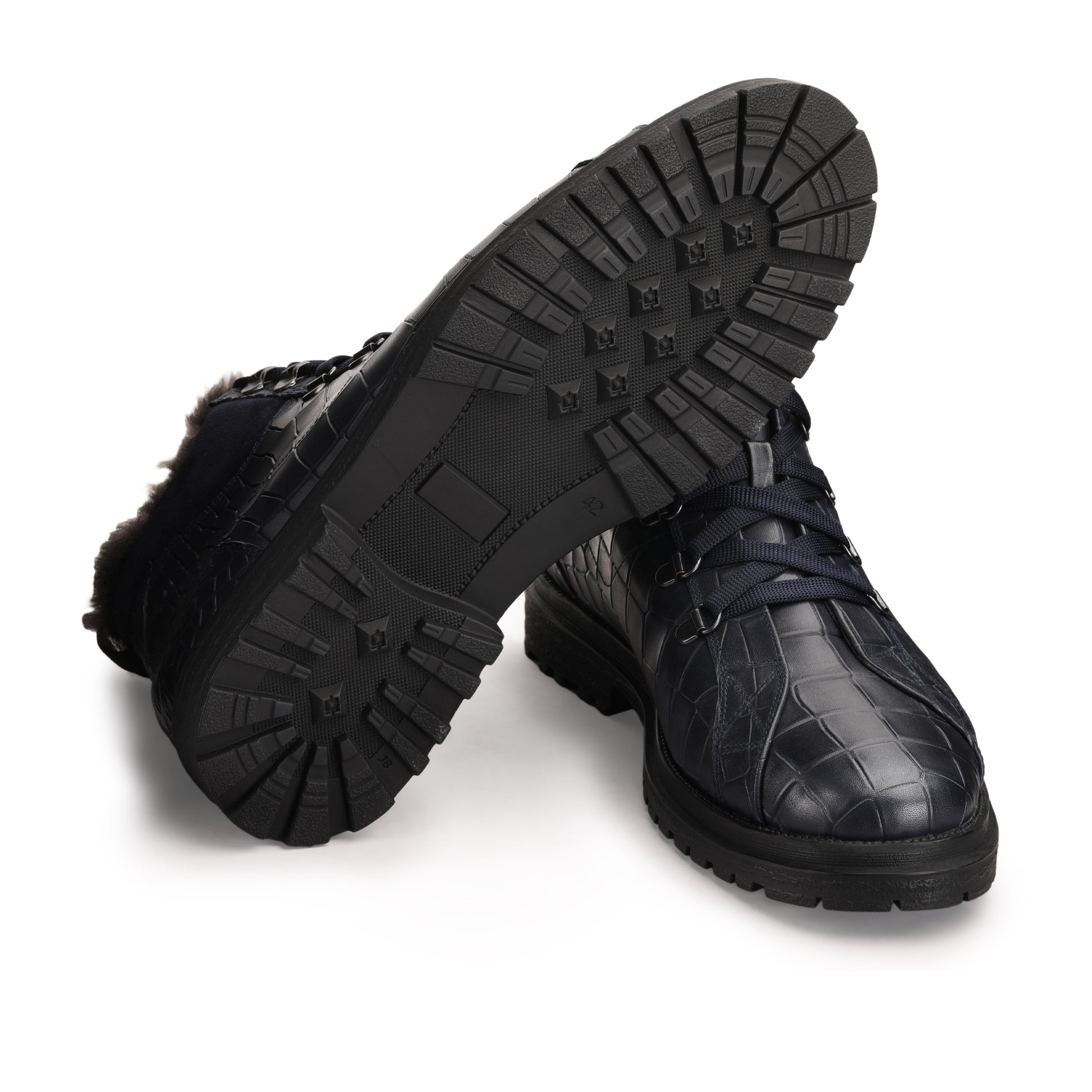 Մորթիով կապույտ երկարաճիտ կոշիկներ