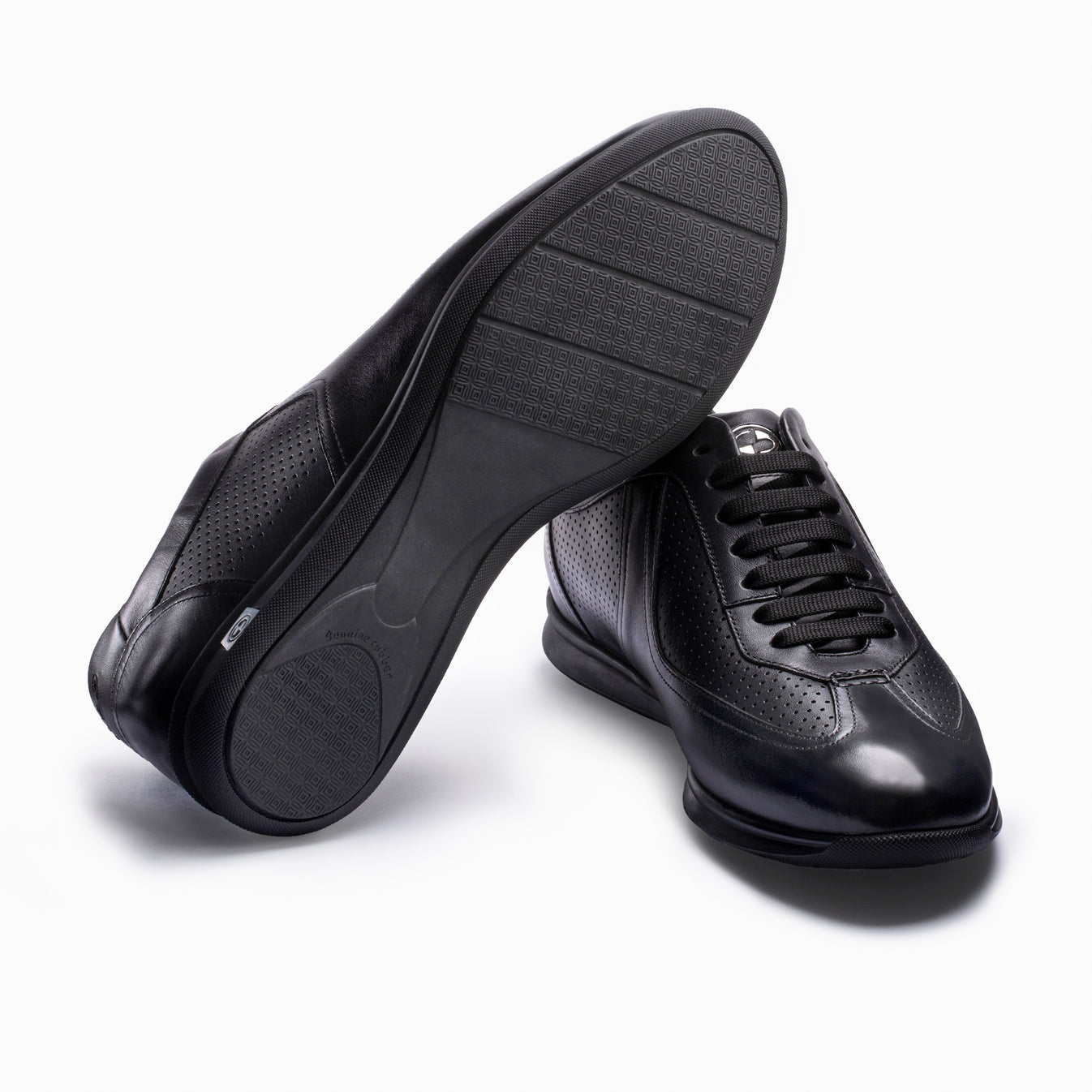 Կիսասպորտային կոշիկ անցքերով