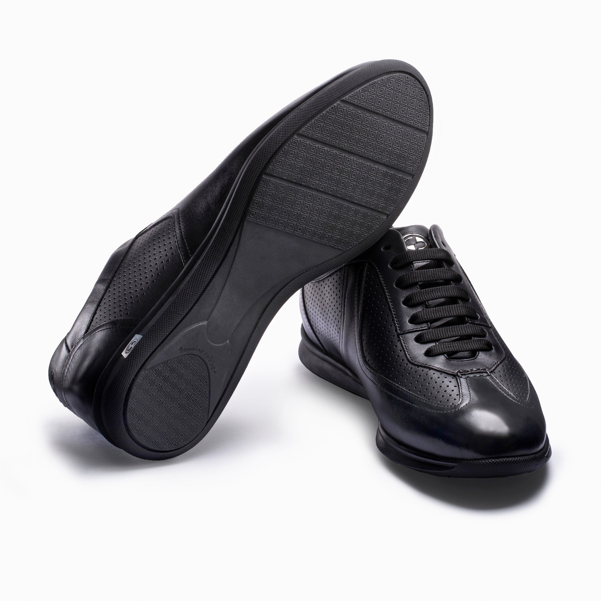 Կիսասպորտային կոշիկ անցքերով