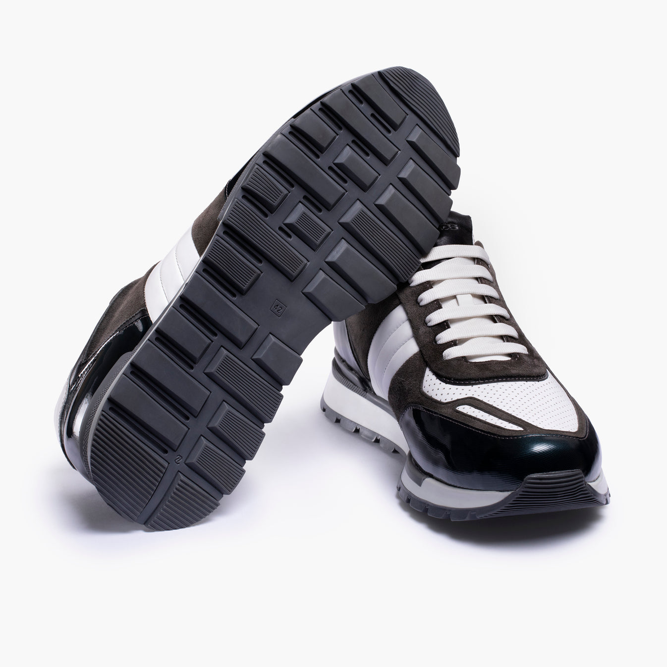 Սպորտայիններ տարբեր կաշիների համադրությամբ