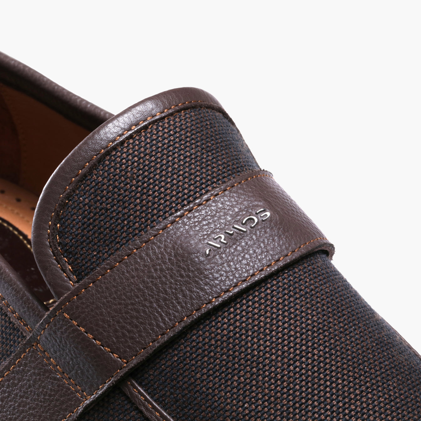 Շագանակագույն լոֆեր վուշաթելից