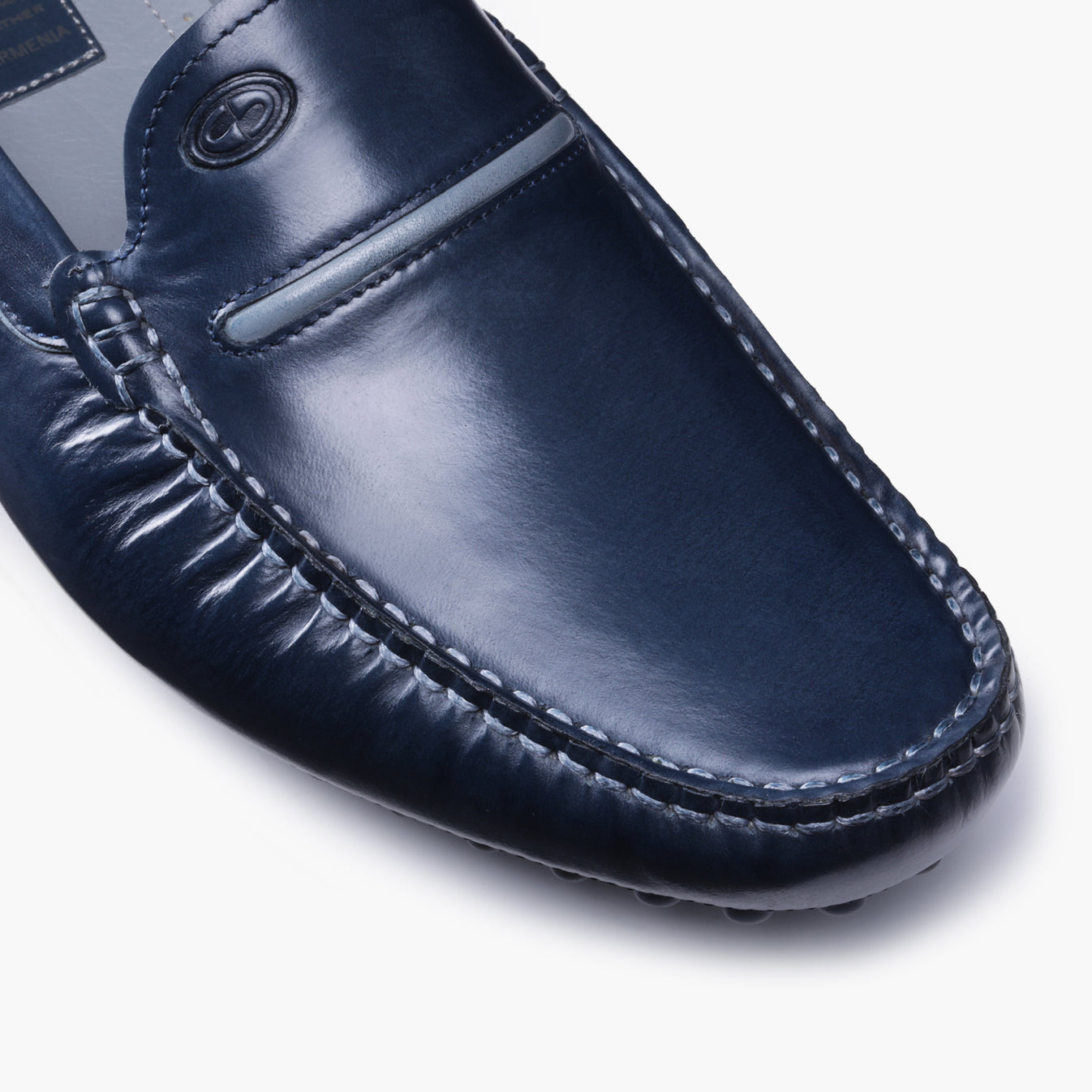 Թանաքագույն կաշվե չարոխ