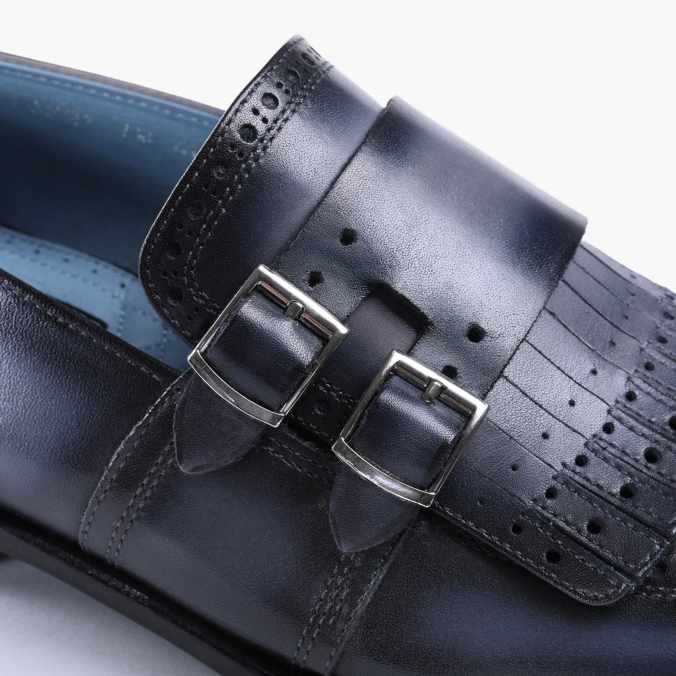 Մուգ մոխրագույն մոնկեր