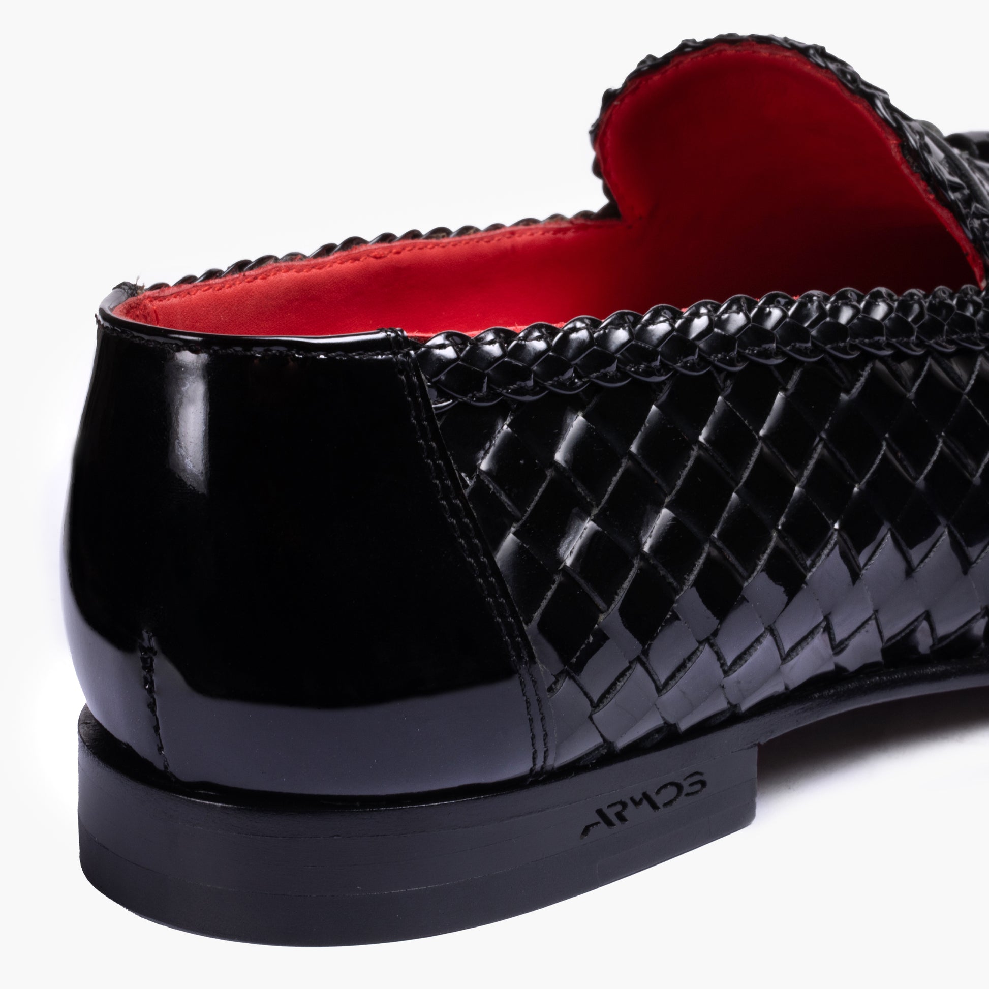 Հյուսված դասական չարոխներ