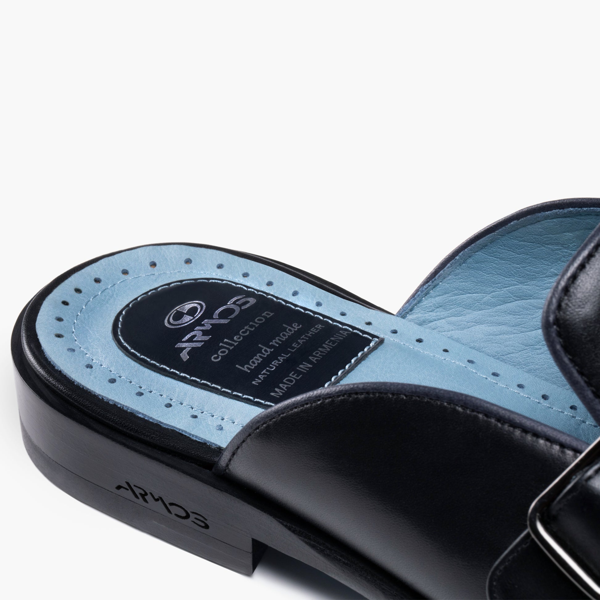 Սև կաշվե մյուլ