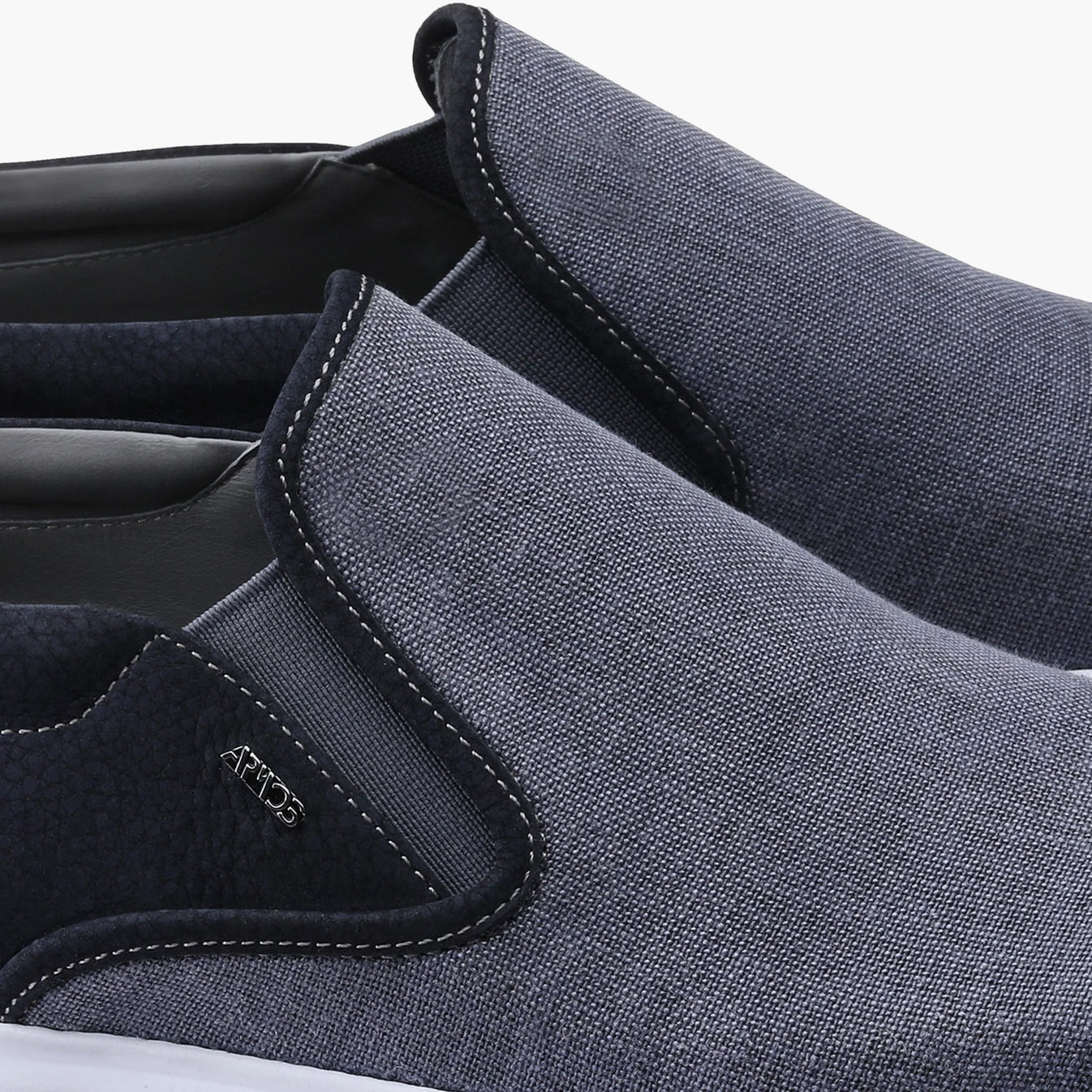 Լեոնի մանրաթելերից սպորտային կոշիկներ