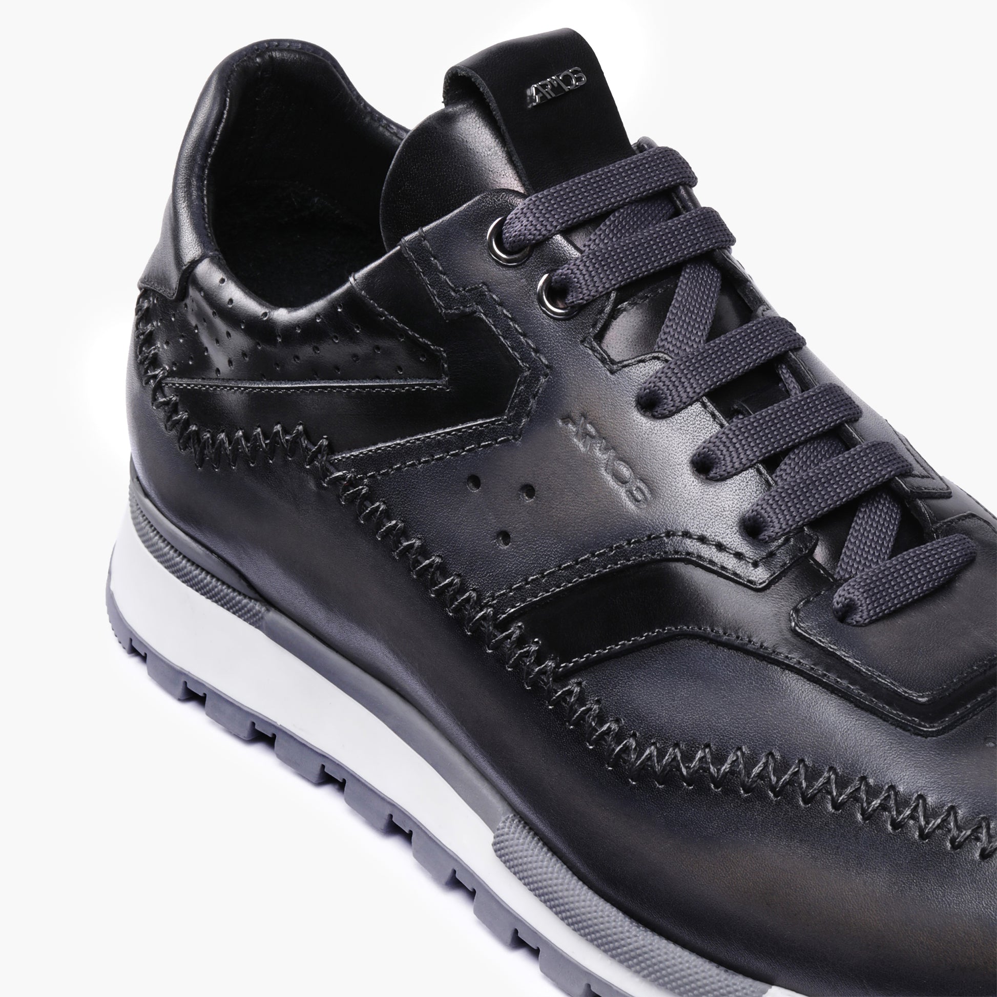 Մուգ մոխրագույն սպորտայիններ