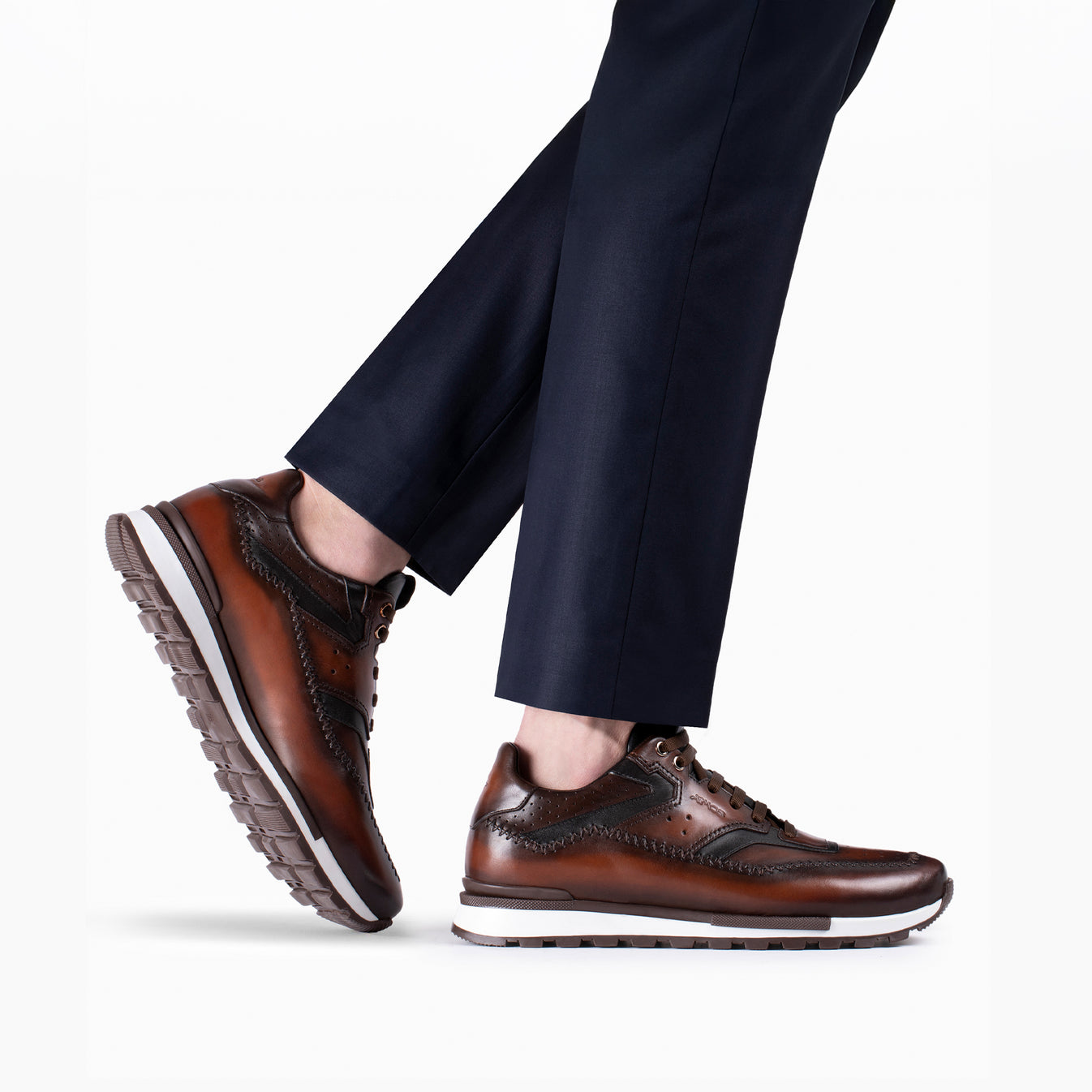 Շագանակագույնի երանգներով սպորտայիններ