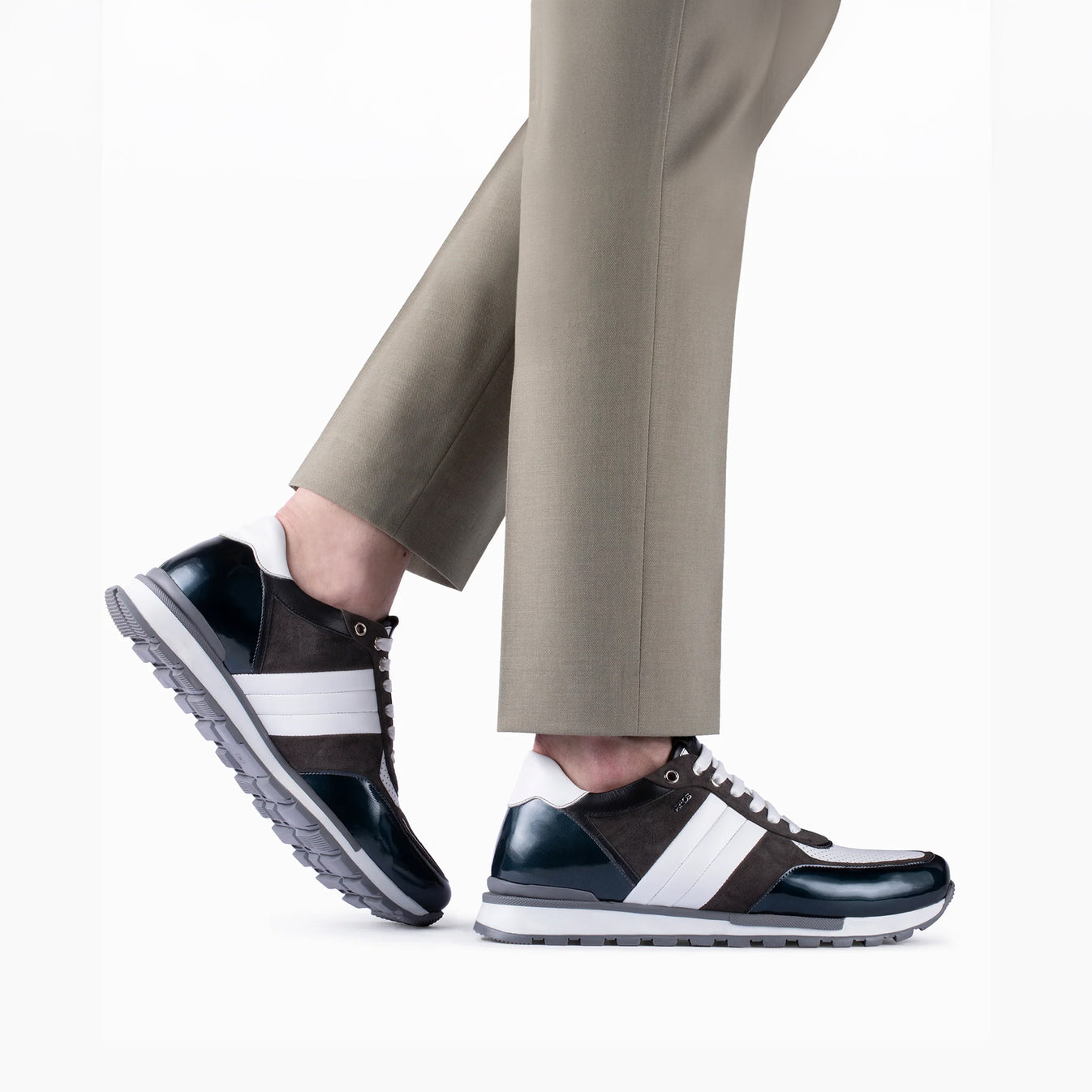 Սպորտայիններ տարբեր կաշիների համադրությամբ