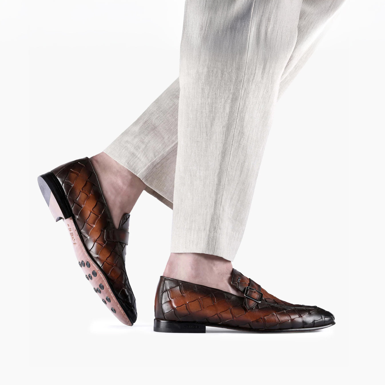 Շագանակագույն հյուսված մոնկեր