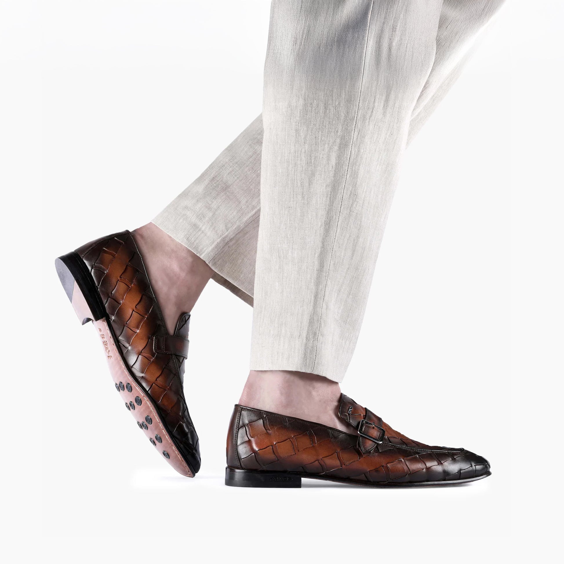 Շագանակագույն հյուսված մոնկեր