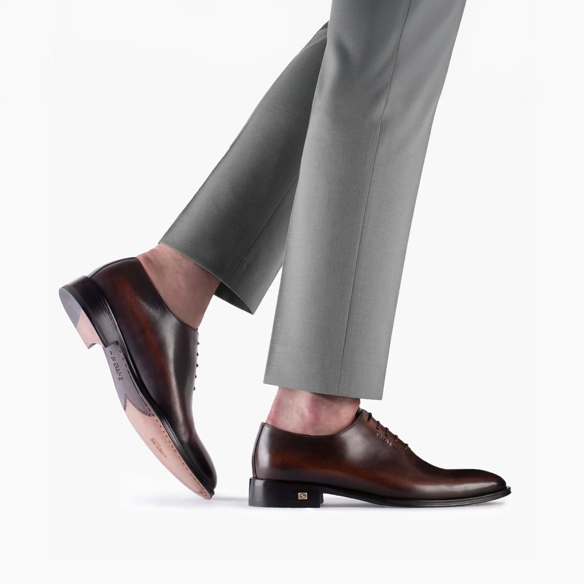 Կաշվե շագանակագույն օքսֆորդներ