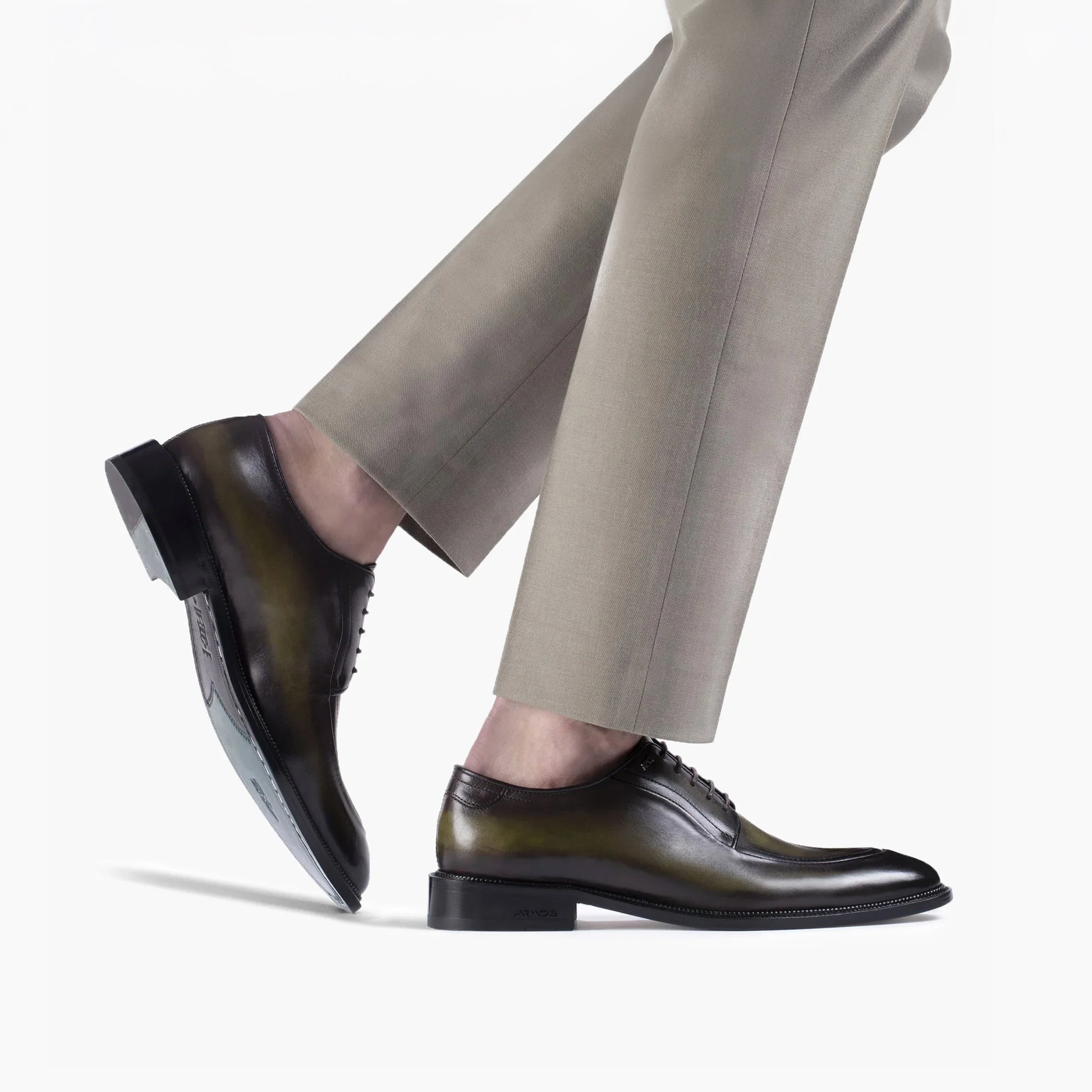 Մուգ կանաչ դերբիներ