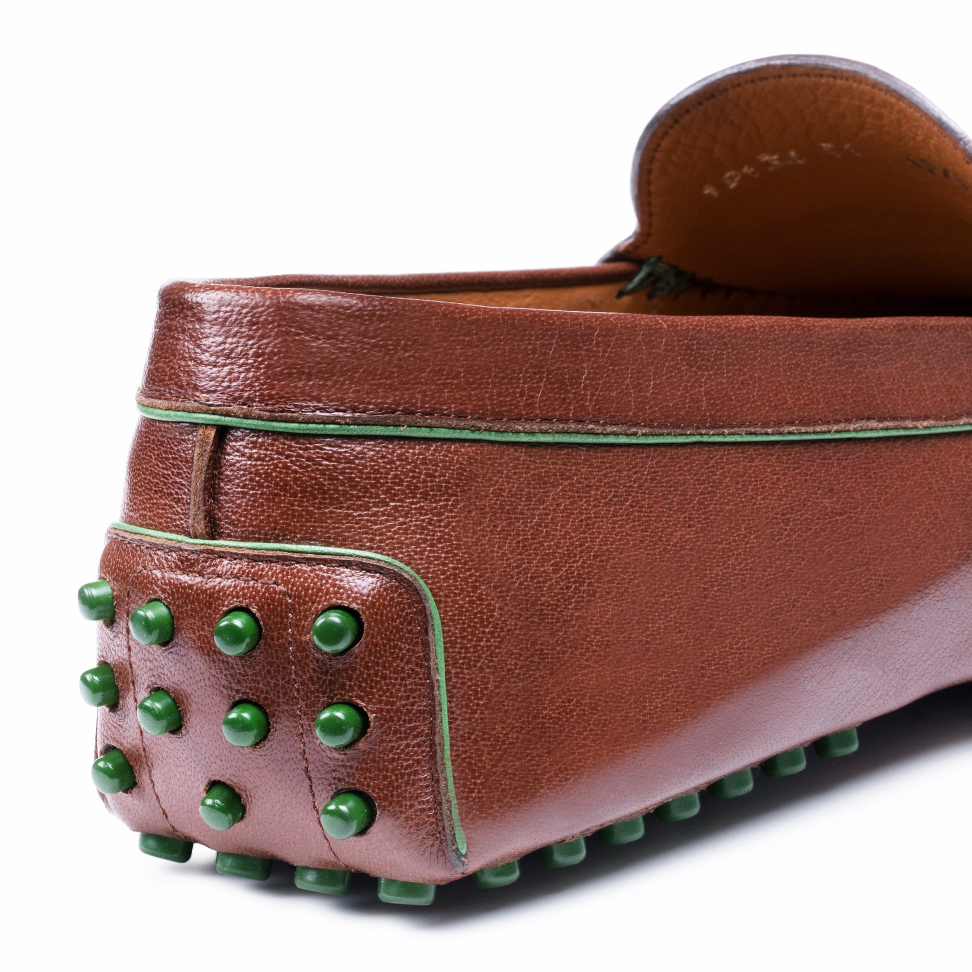 Շագանակագույն կաշվից չարուխ