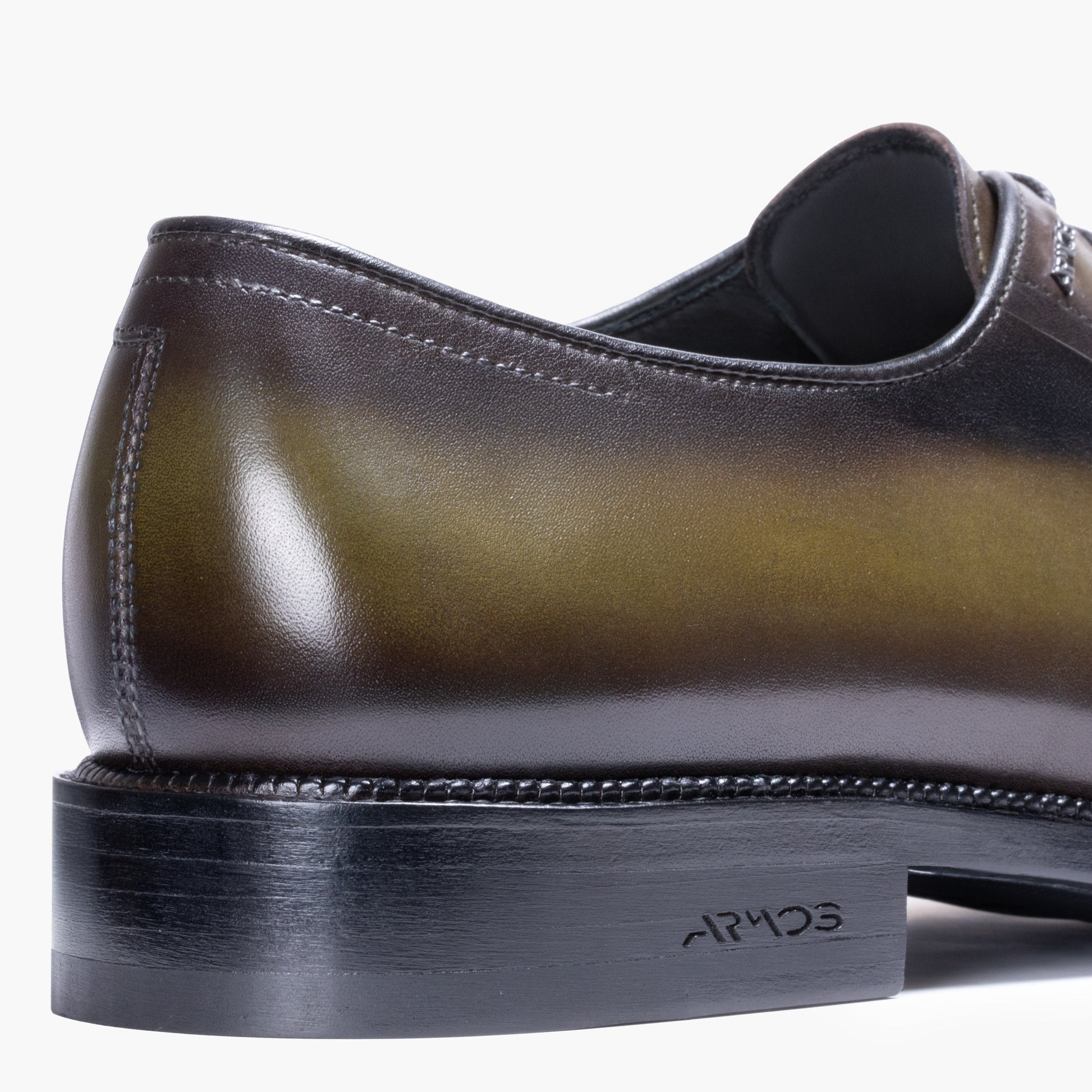 Մուգ կանաչ դերբիներ