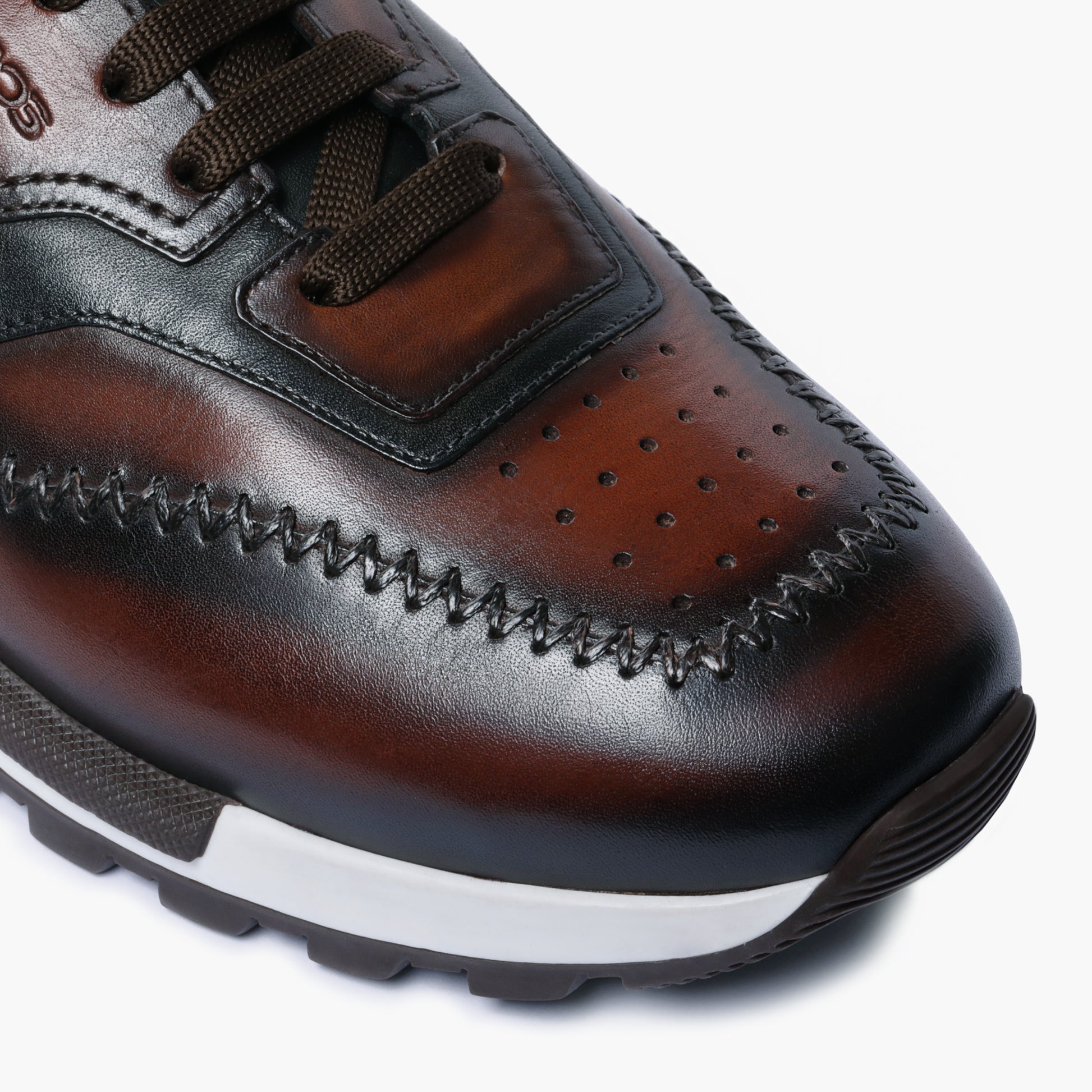 Շագանակագույնի երանգներով սպորտայիններ