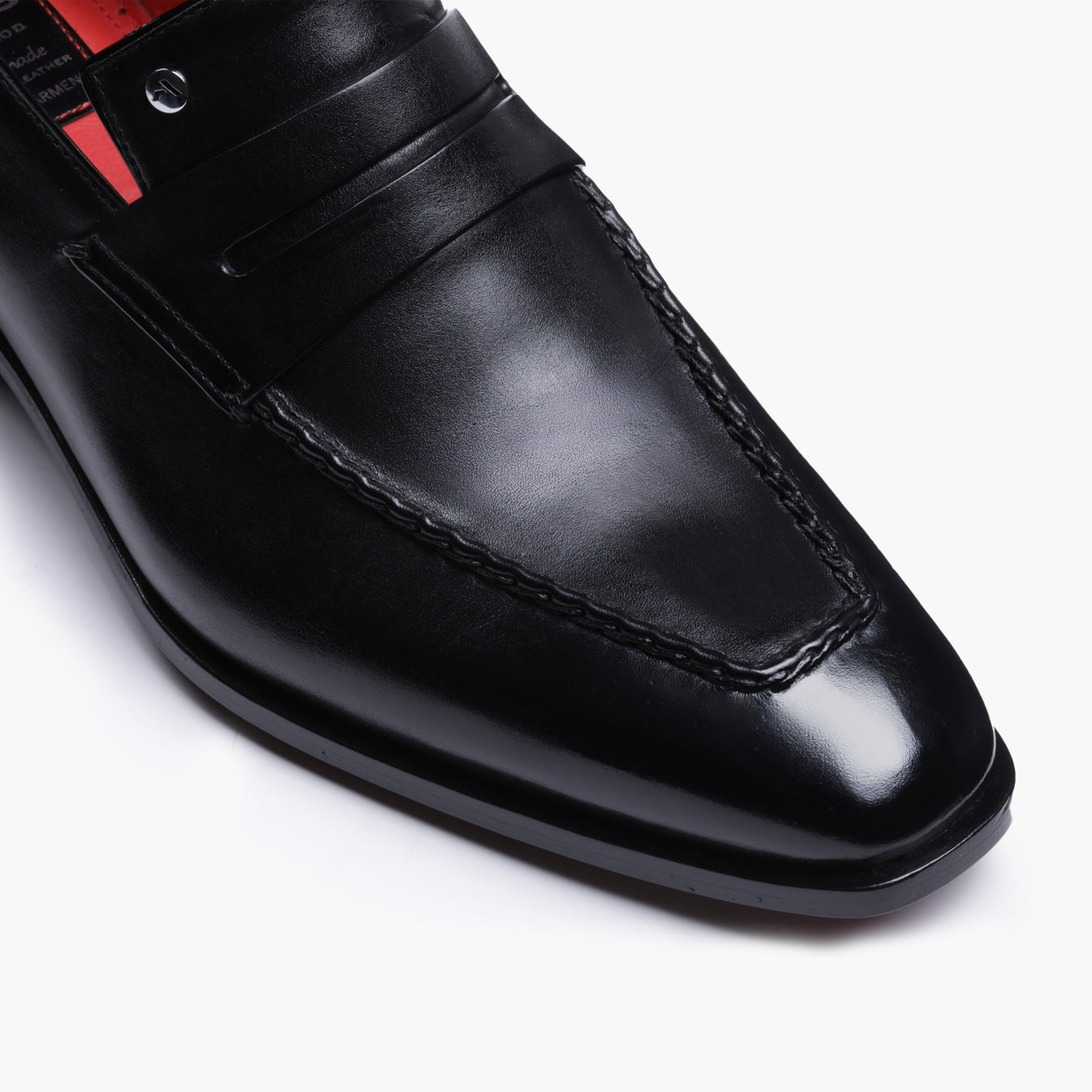 Դասական սև լոֆերներ