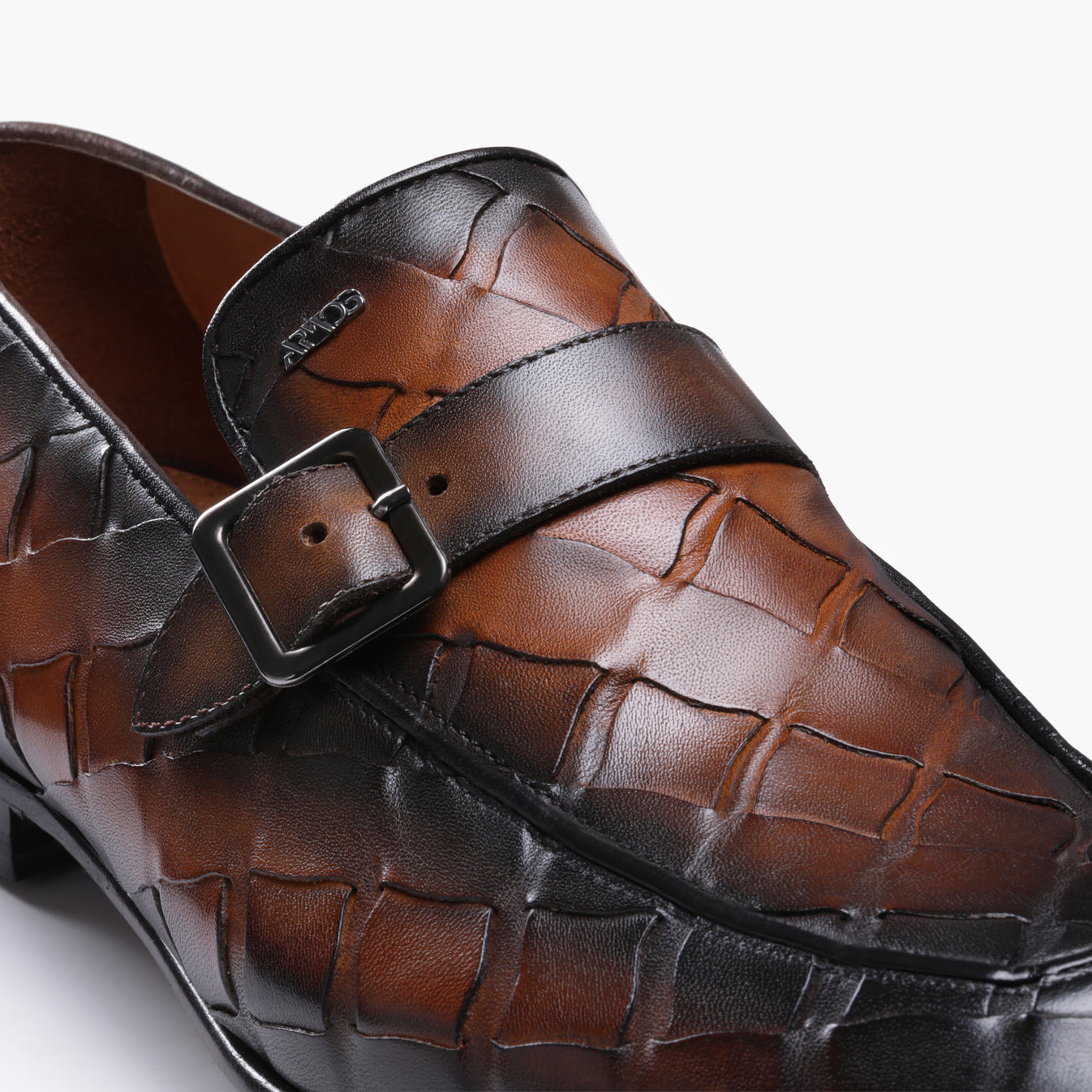 Շագանակագույն հյուսված մոնկեր