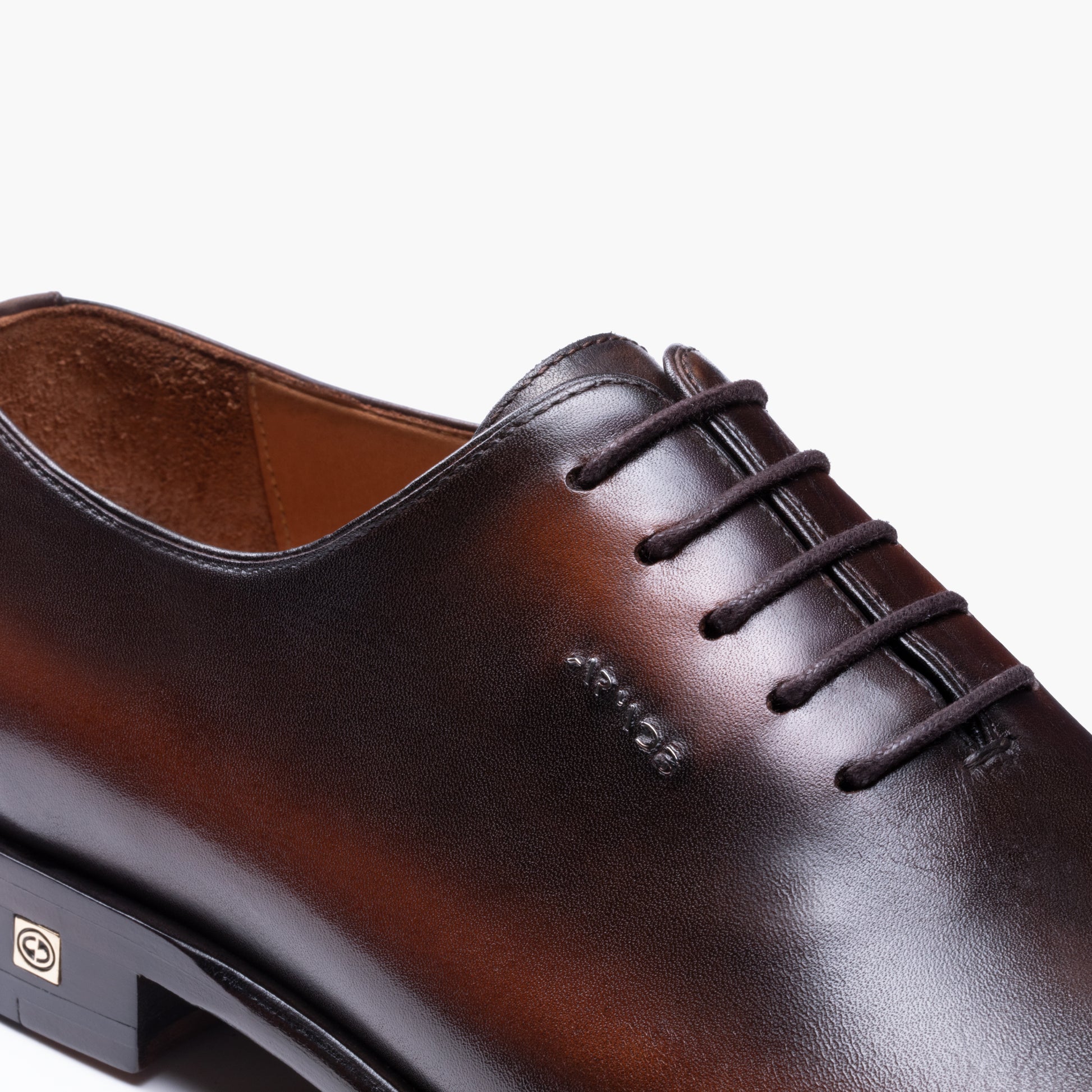 Կաշվե շագանակագույն օքսֆորդներ