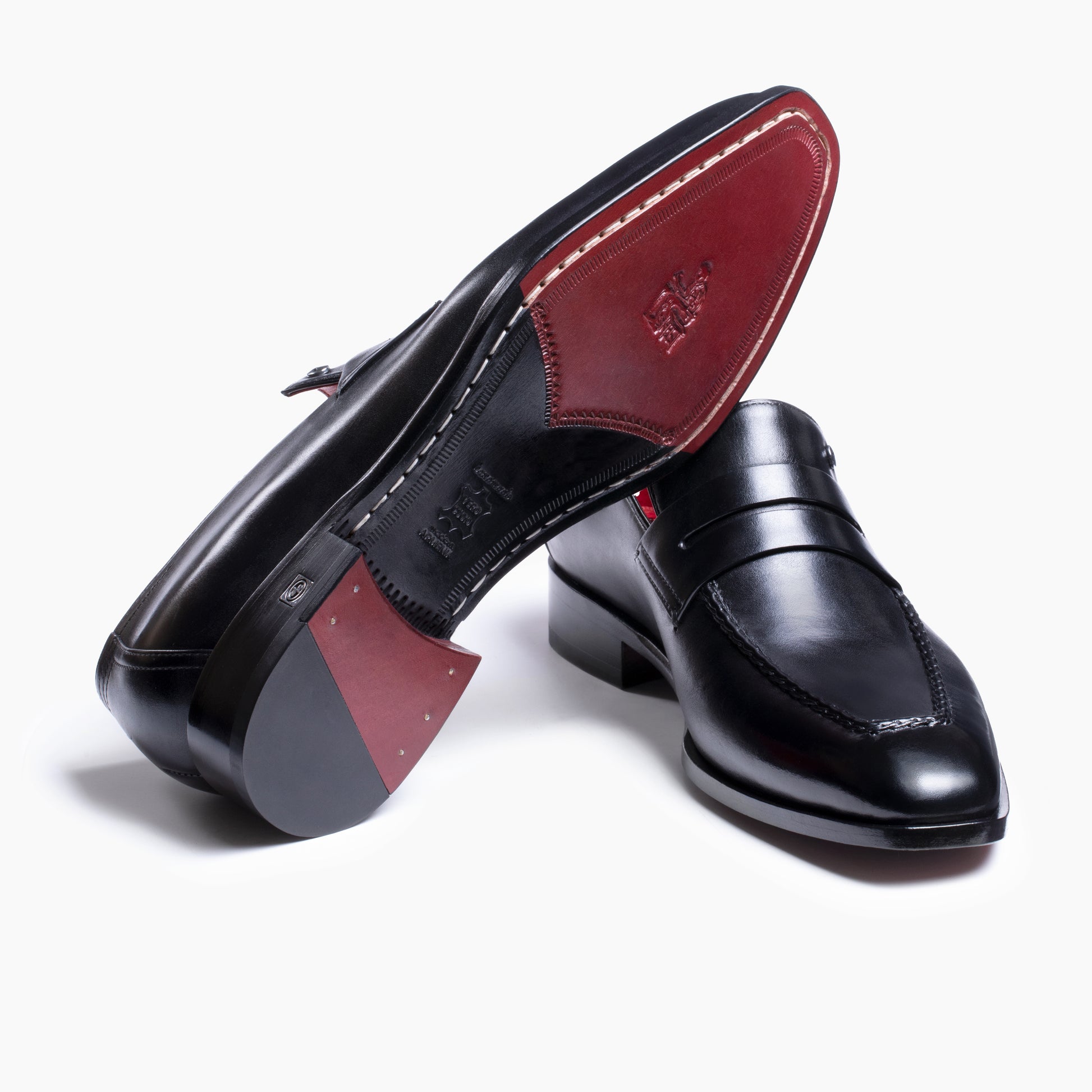 Դասական սև լոֆերներ