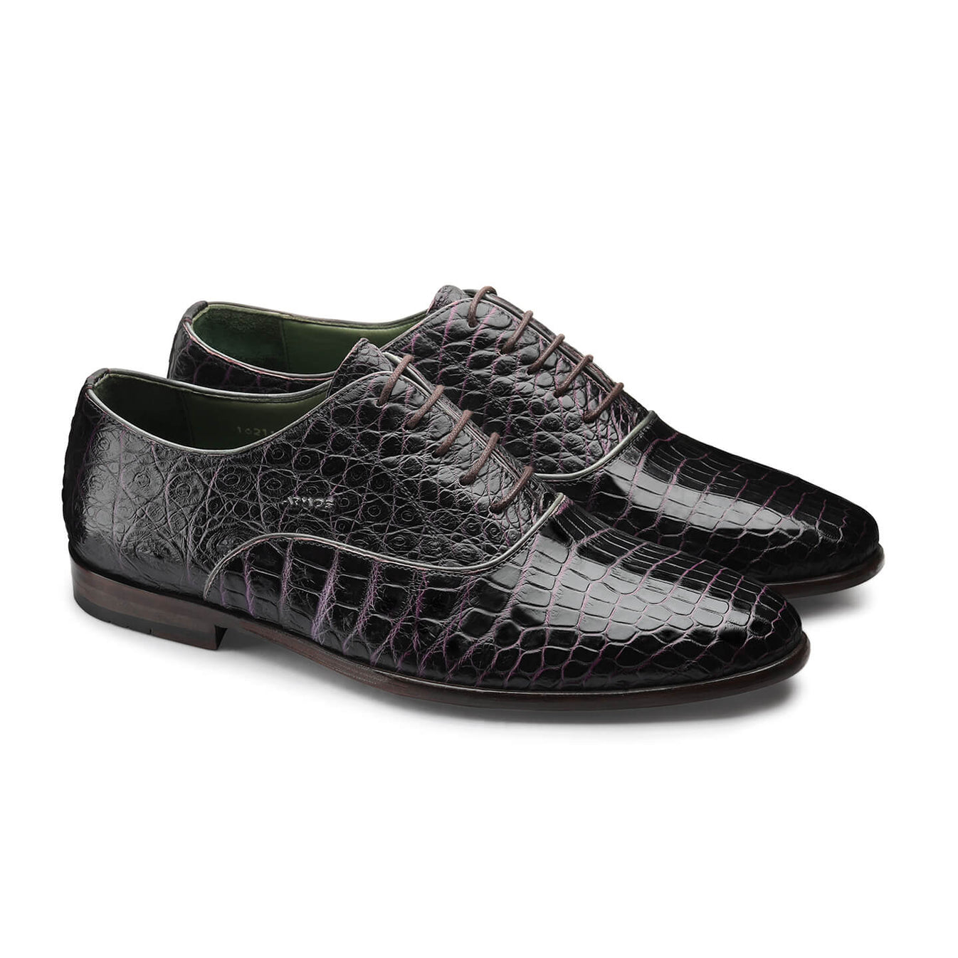 Մանուշակագույն կոշիկներ կոկորդիլոսի կաշվից