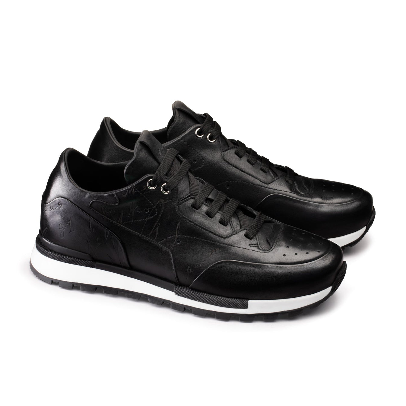 Սև կաշվե կոշիկներ