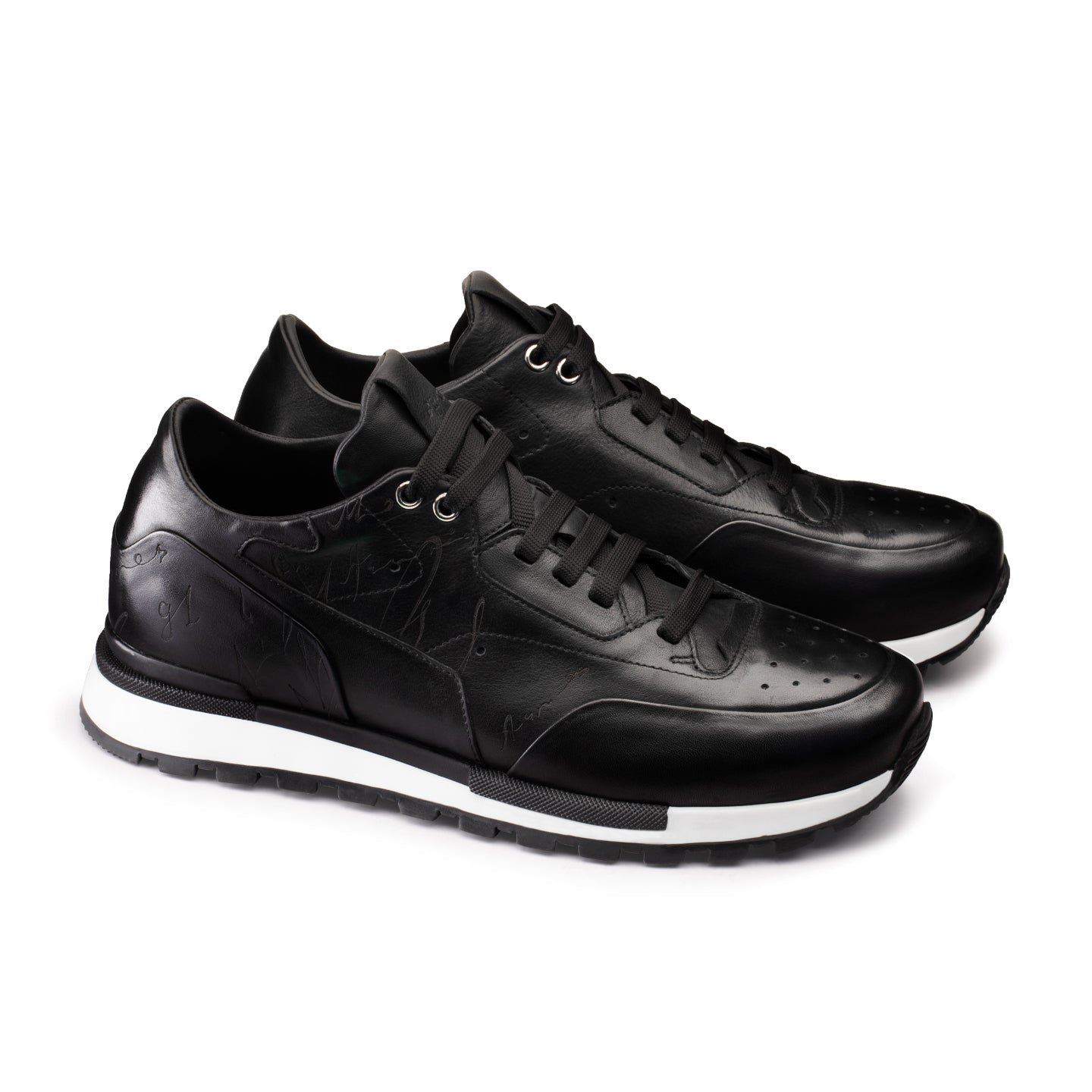 Սև կաշվե կոշիկներ