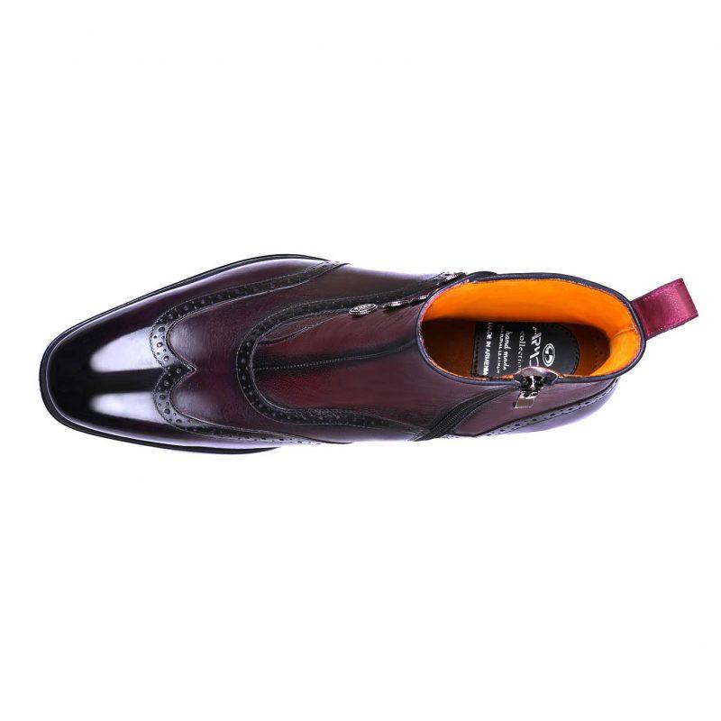 Տարբերվող երկարաճիտ կոշիկներ