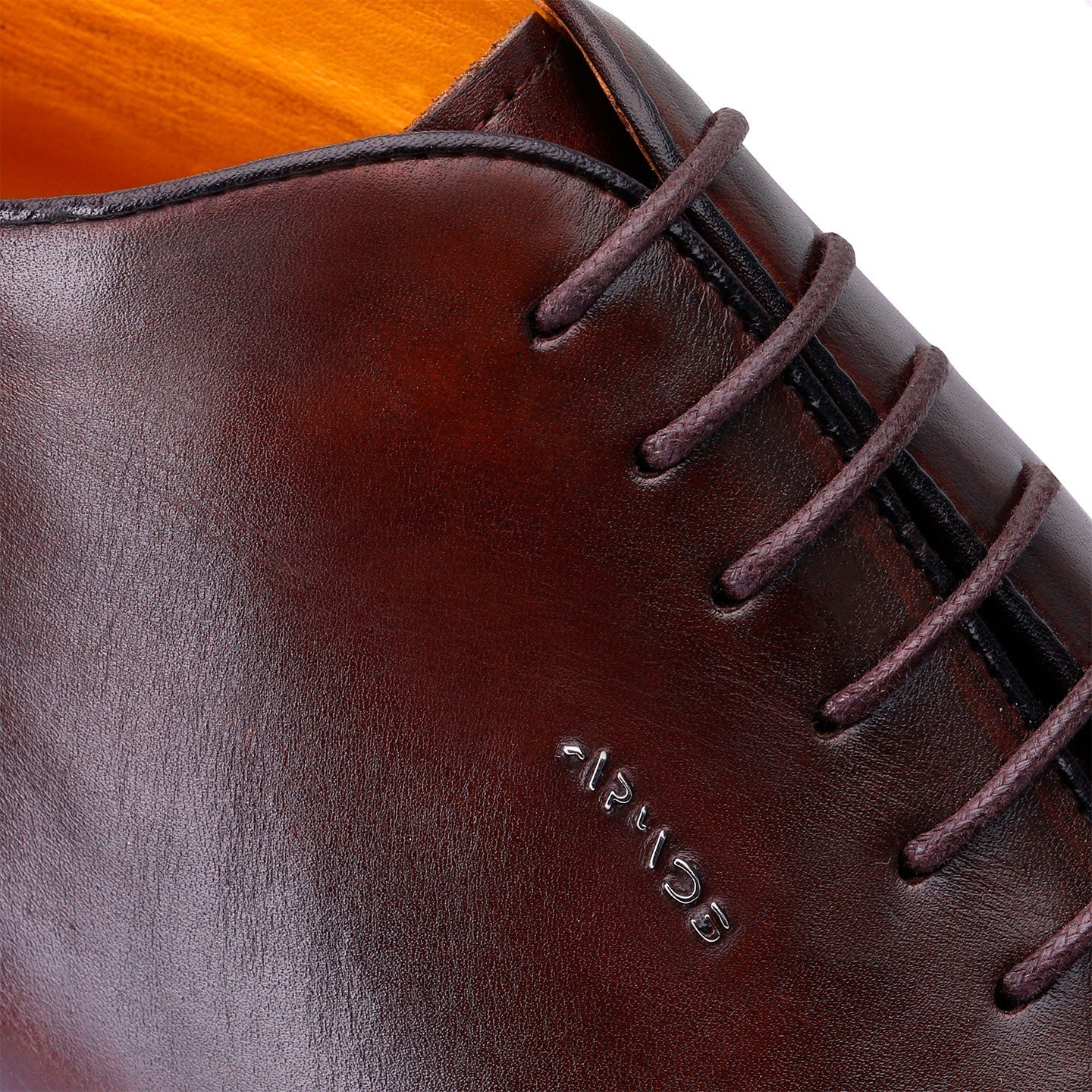 Մուգ շագանակագույն կիսաճտքավորներ