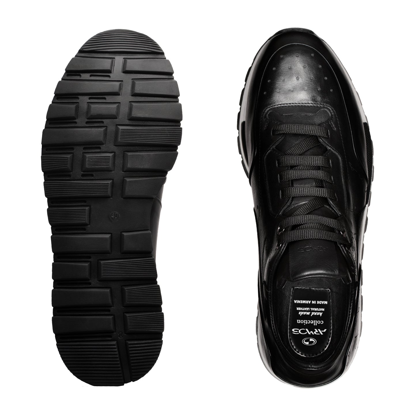 Սև կաշվե կոշիկներ