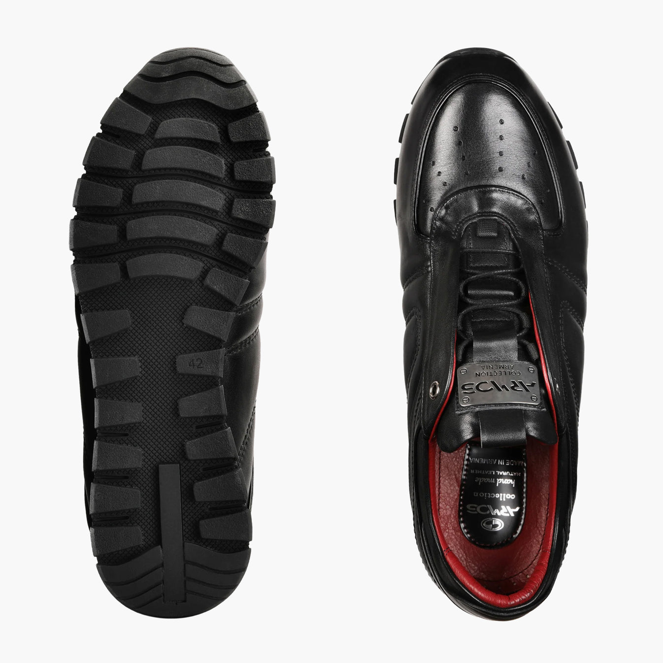 Սև սպորտային կոշիկներ