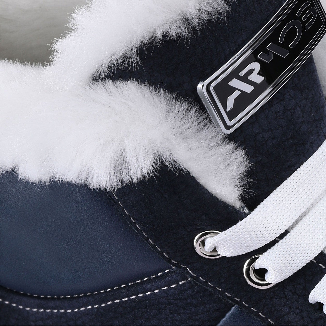 Կապույտ-սպիտակ կիսաճտքավորներ