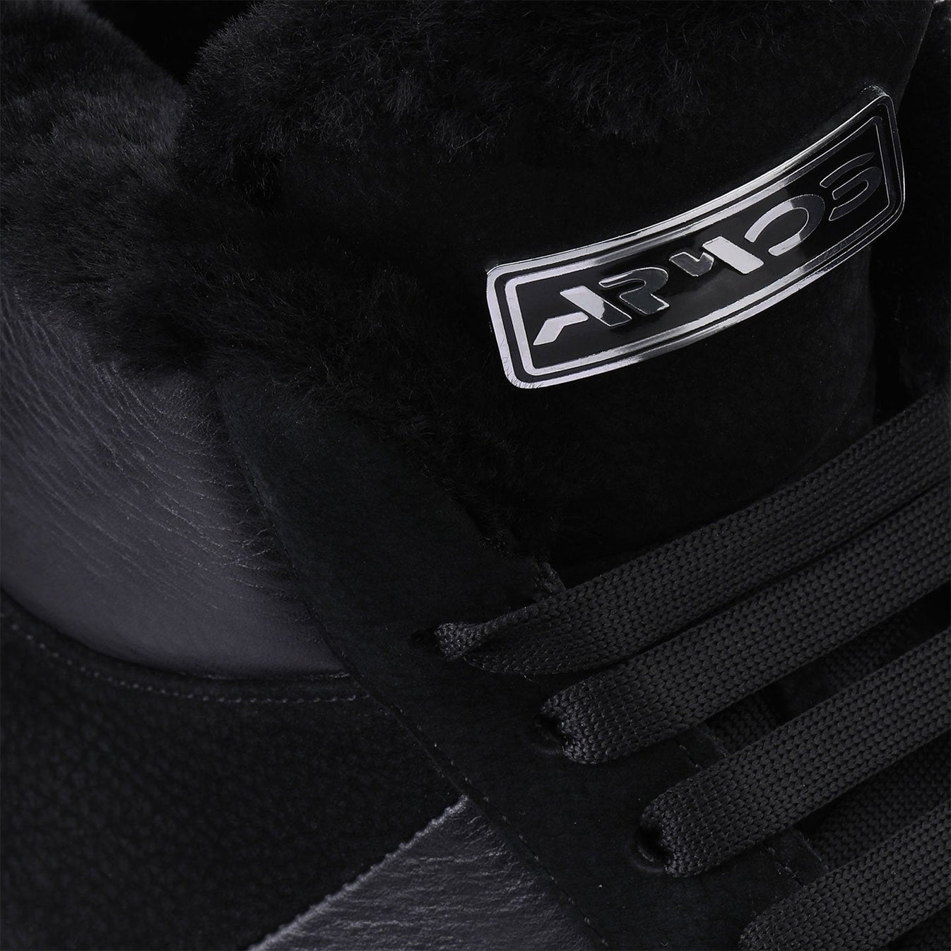 Մորթիով կիսաճտքավորներ